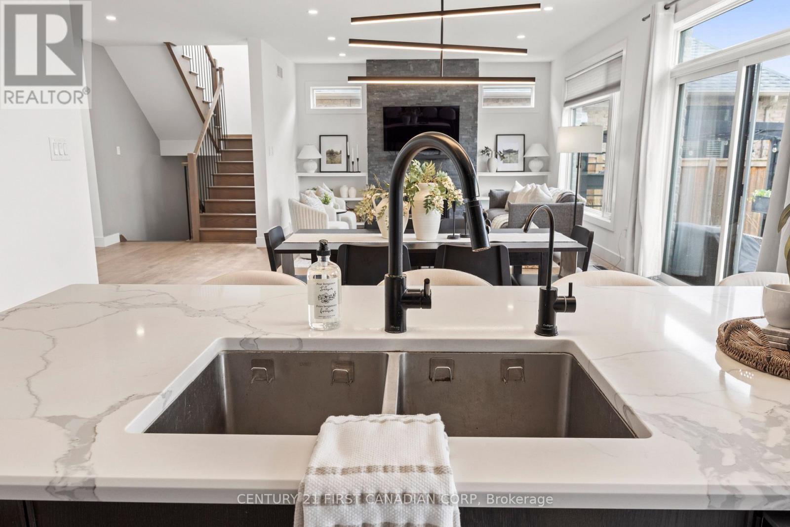 10 Beaty Lane, Zorra (Thamesford), ON - Indoor Photo Showing Kitchen