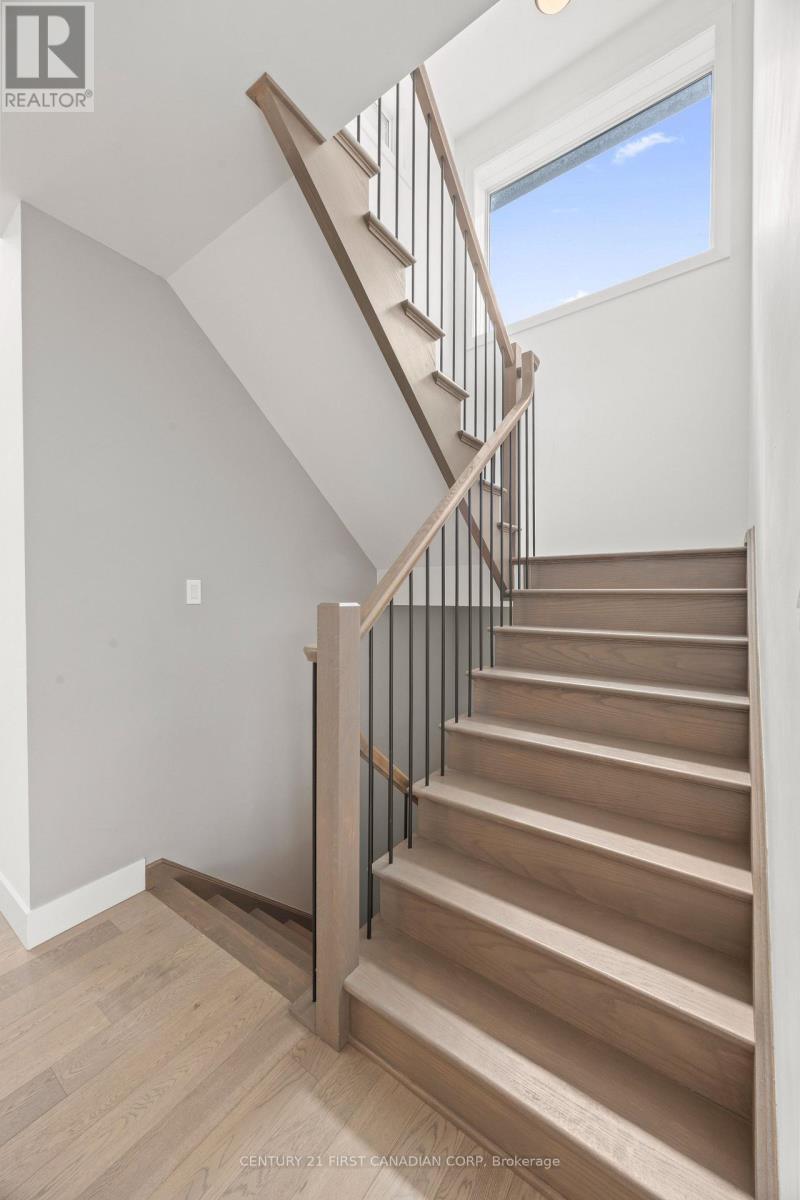 10 Beaty Lane, Zorra (Thamesford), ON - Indoor Photo Showing Other Room