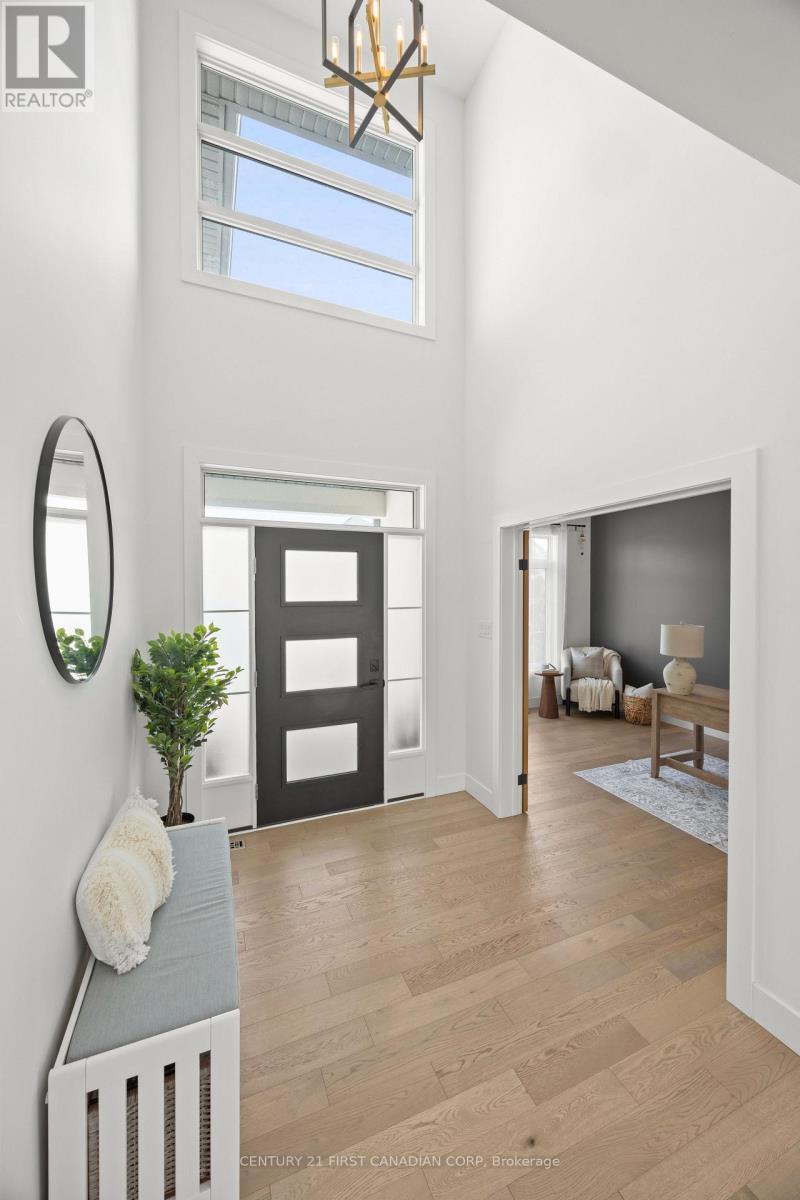 10 Beaty Lane, Zorra (Thamesford), ON - Indoor Photo Showing Other Room