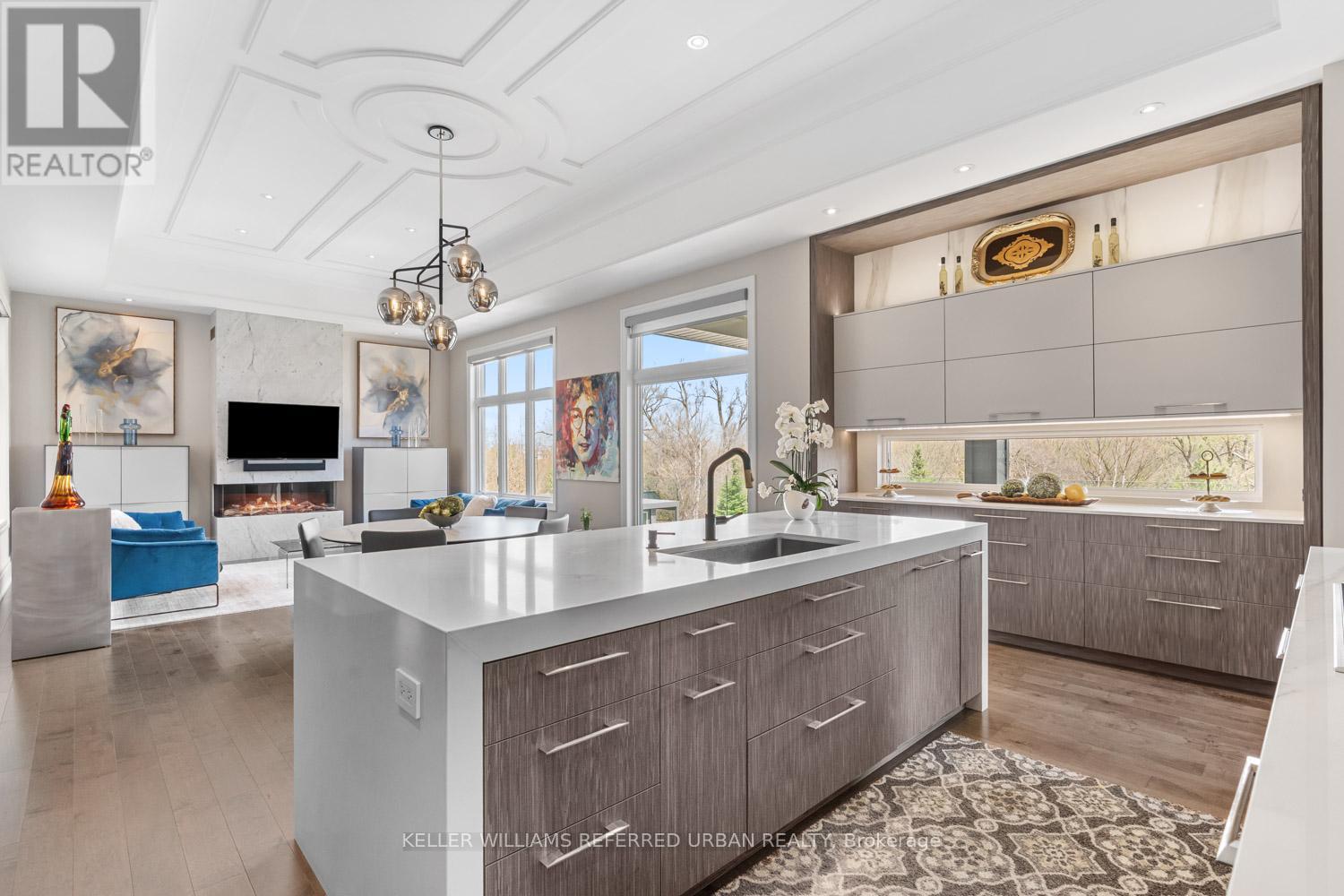61 Ria Court, King, ON - Indoor Photo Showing Kitchen
