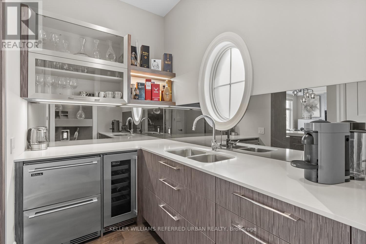61 Ria Court, King, ON - Indoor Photo Showing Kitchen With Double Sink
