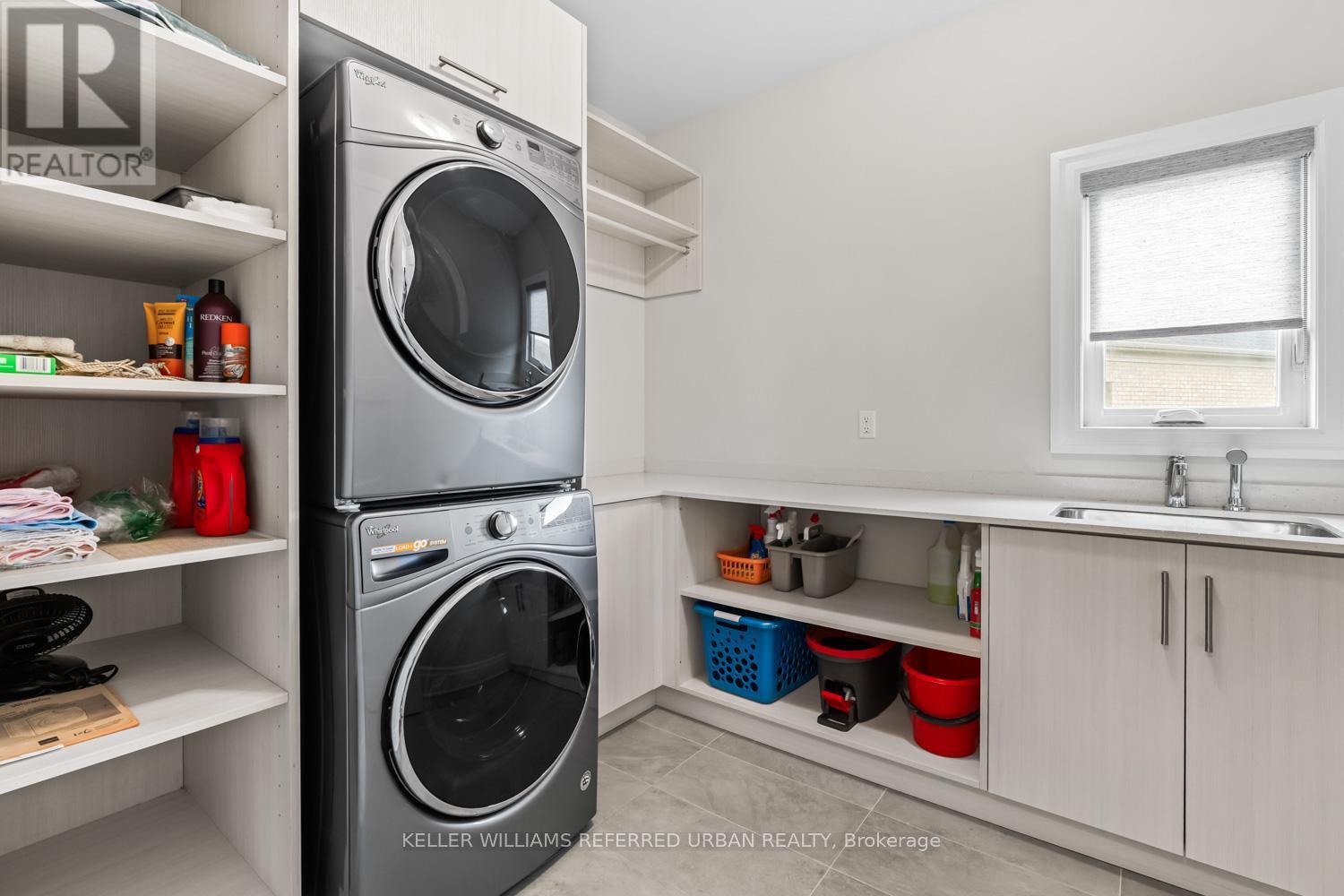 61 Ria Court, King, ON - Indoor Photo Showing Laundry Room