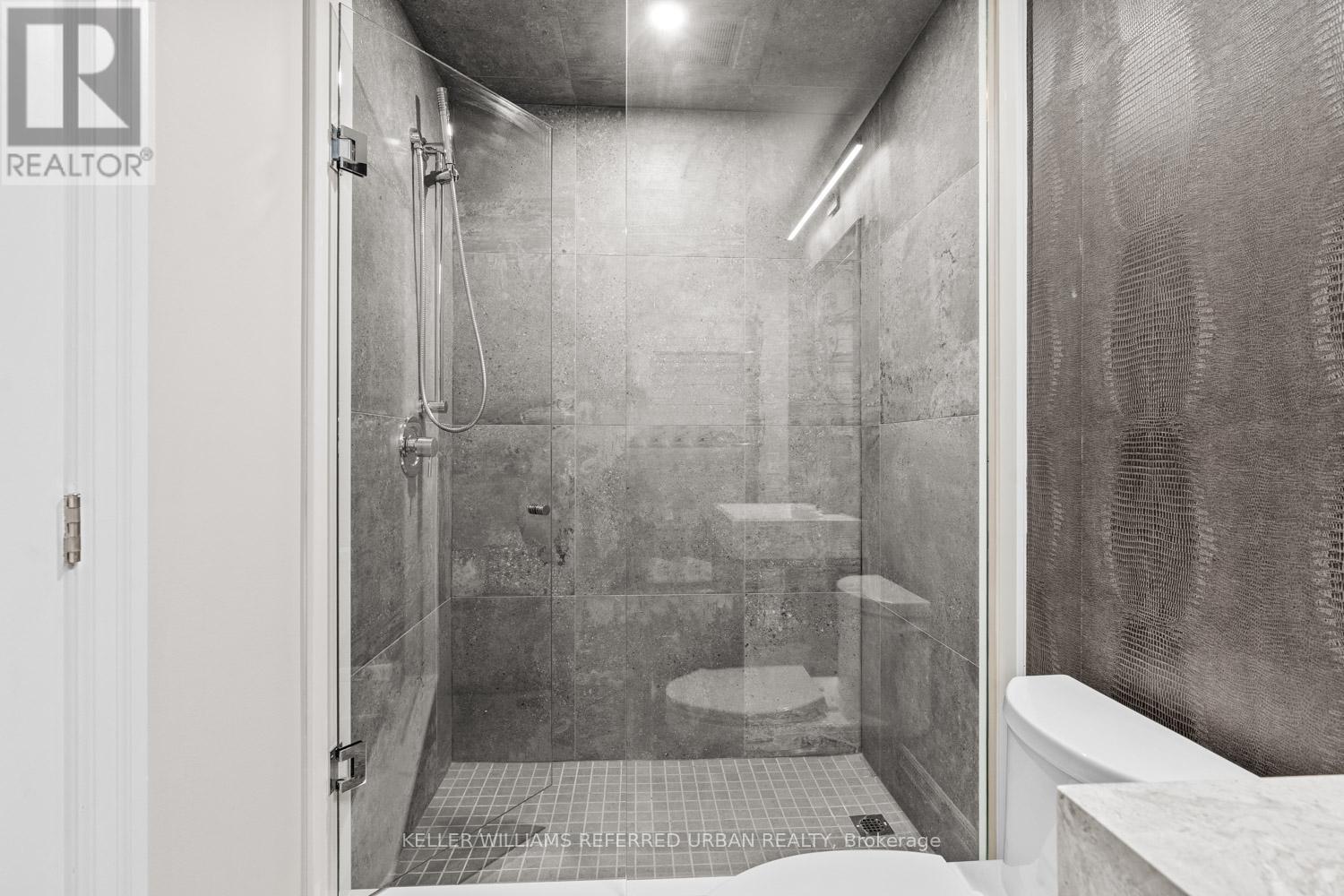 61 Ria Court, King, ON - Indoor Photo Showing Bathroom