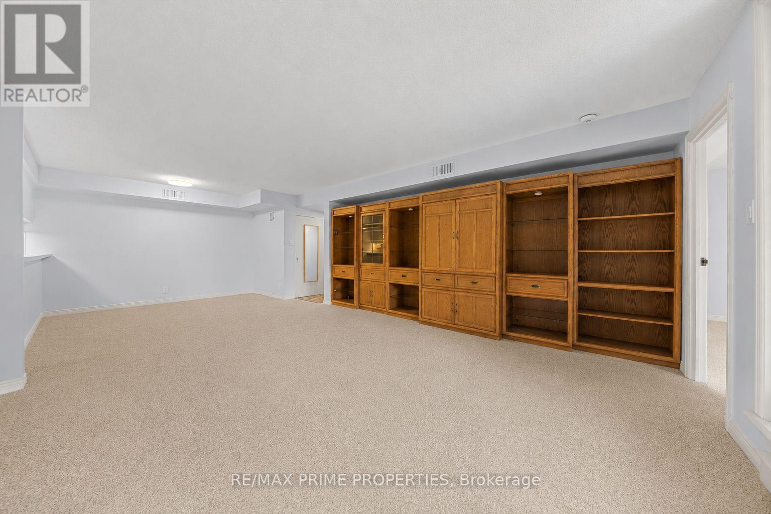 105 - 205 Somerset Street W, Ottawa, ON - Indoor Photo Showing Other Room