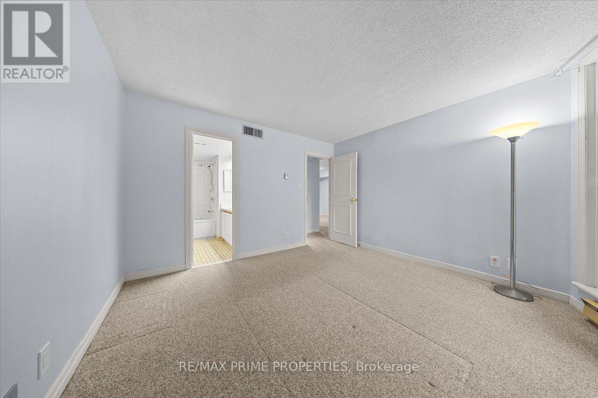 105 - 205 Somerset Street W, Ottawa, ON - Indoor Photo Showing Other Room