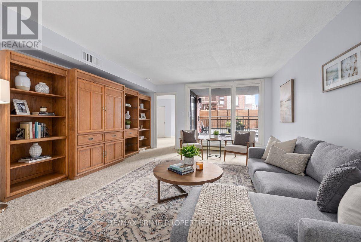 105 - 205 Somerset Street W, Ottawa, ON - Indoor Photo Showing Living Room