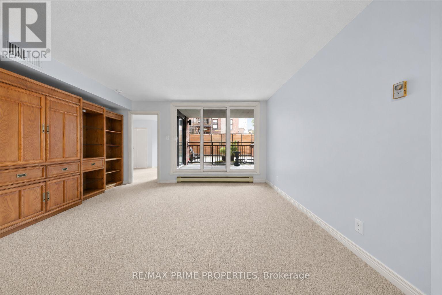 105 - 205 Somerset Street W, Ottawa, ON - Indoor Photo Showing Other Room