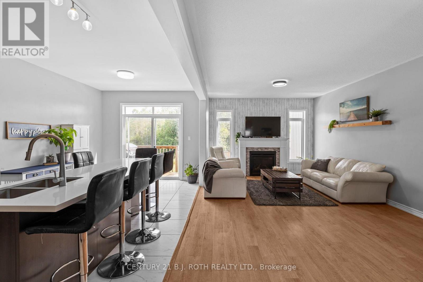211 Roy Drive, Clearview, ON - Indoor With Fireplace