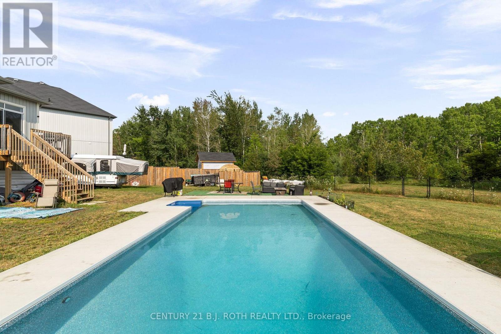 211 Roy Drive, Clearview, ON - Outdoor With In Ground Pool
