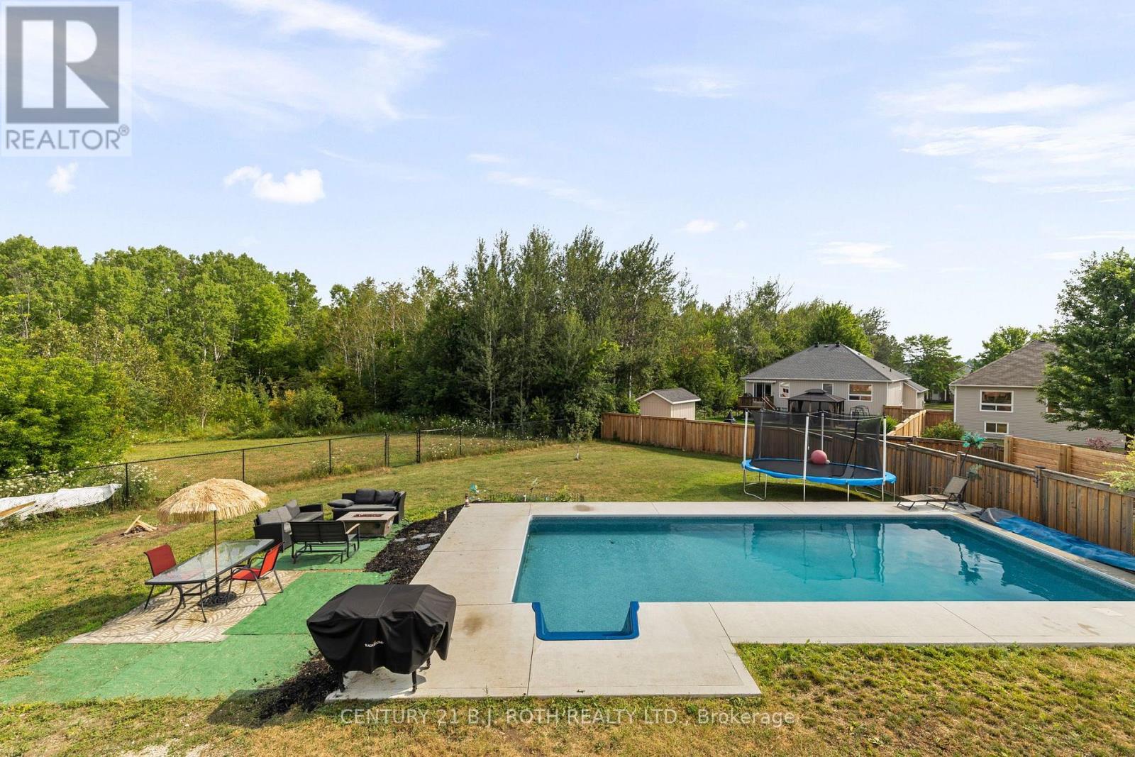 211 Roy Drive, Clearview, ON - Outdoor With In Ground Pool With Backyard