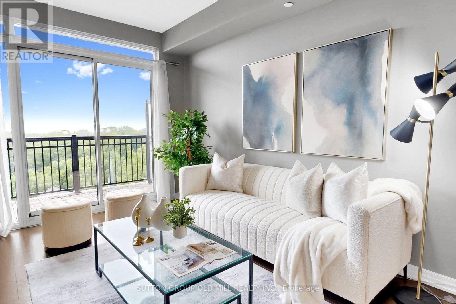 707 - 3563 Lake Shore Boulevard W, Toronto, ON - Indoor