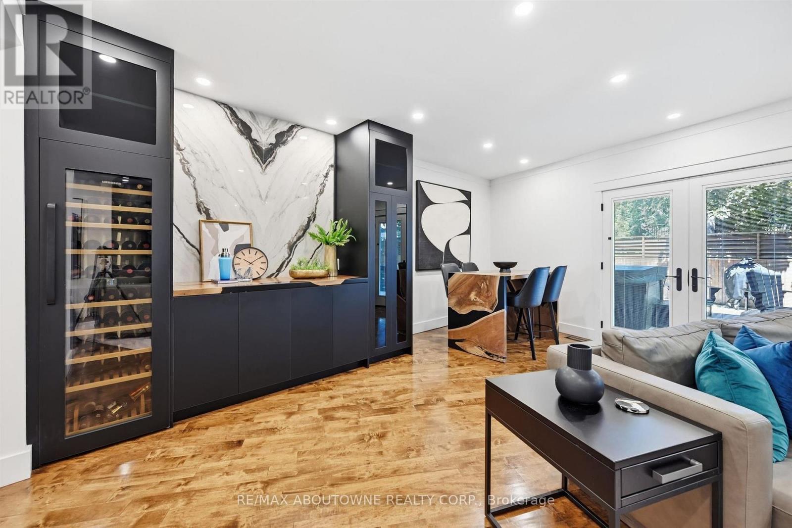 25 Southwind Terrace, Oakville, ON - Indoor