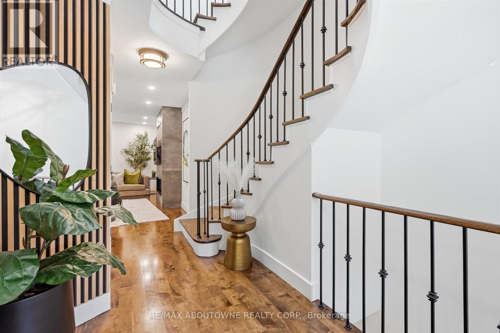 25 Southwind Terrace, Oakville, ON - Indoor Photo Showing Other Room