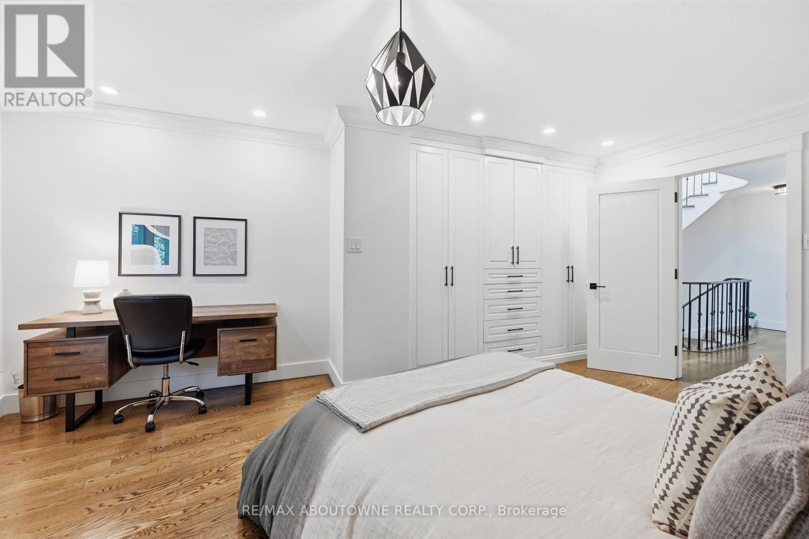 25 Southwind Terrace, Oakville, ON - Indoor Photo Showing Bedroom