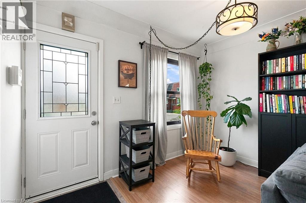 58 Edinburgh Avenue, Hamilton, ON - Indoor