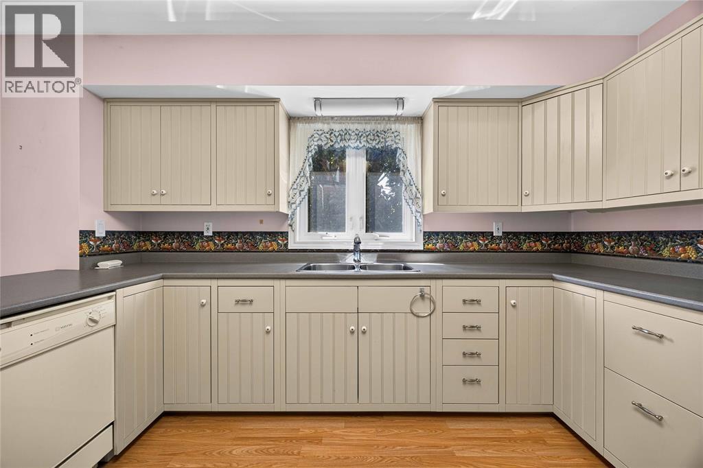 22 Main Street South, Lambton Shores, ON - Indoor Photo Showing Kitchen With Double Sink