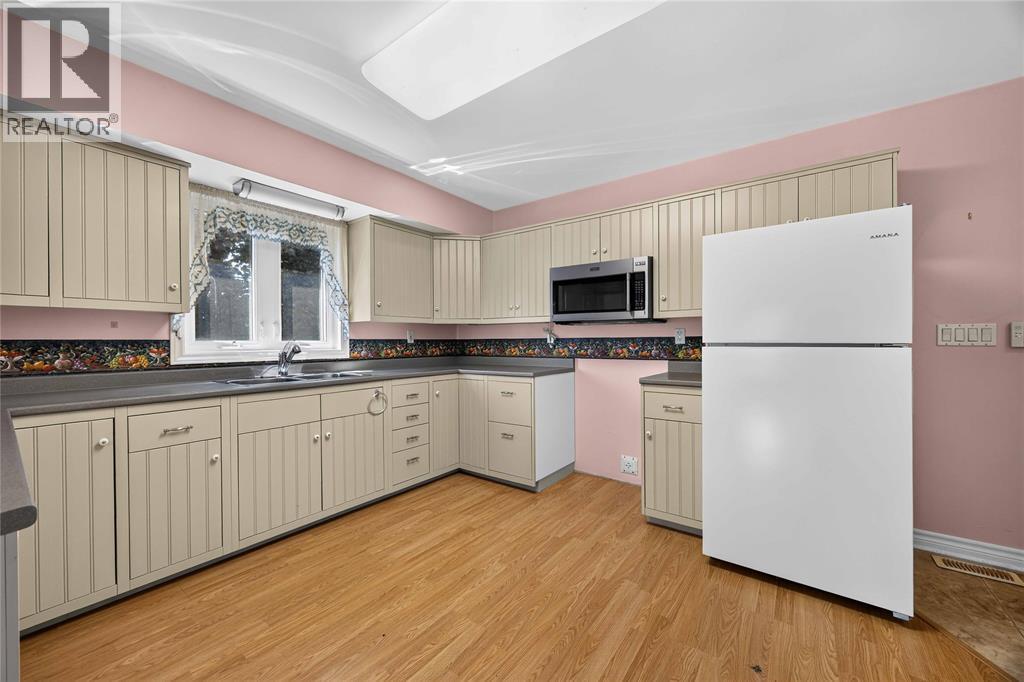 22 Main Street South, Lambton Shores, ON - Indoor Photo Showing Kitchen With Double Sink