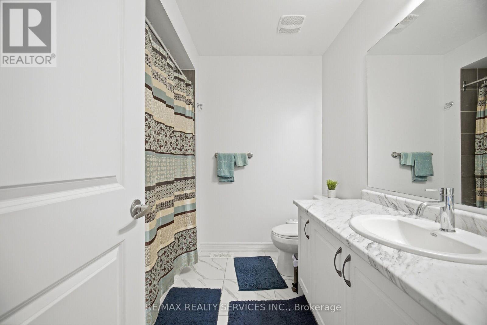 106 Seeley Avenue, Southgate, ON - Indoor Photo Showing Bathroom