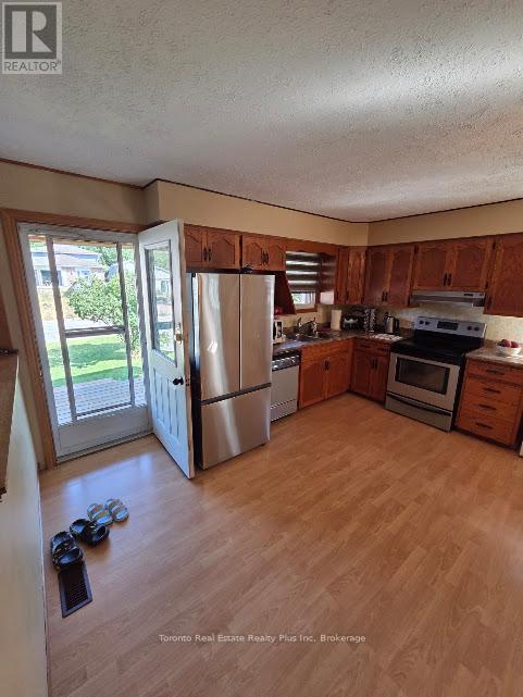 83 Laurier Road, Elliot Lake, ON - Indoor Photo Showing Kitchen