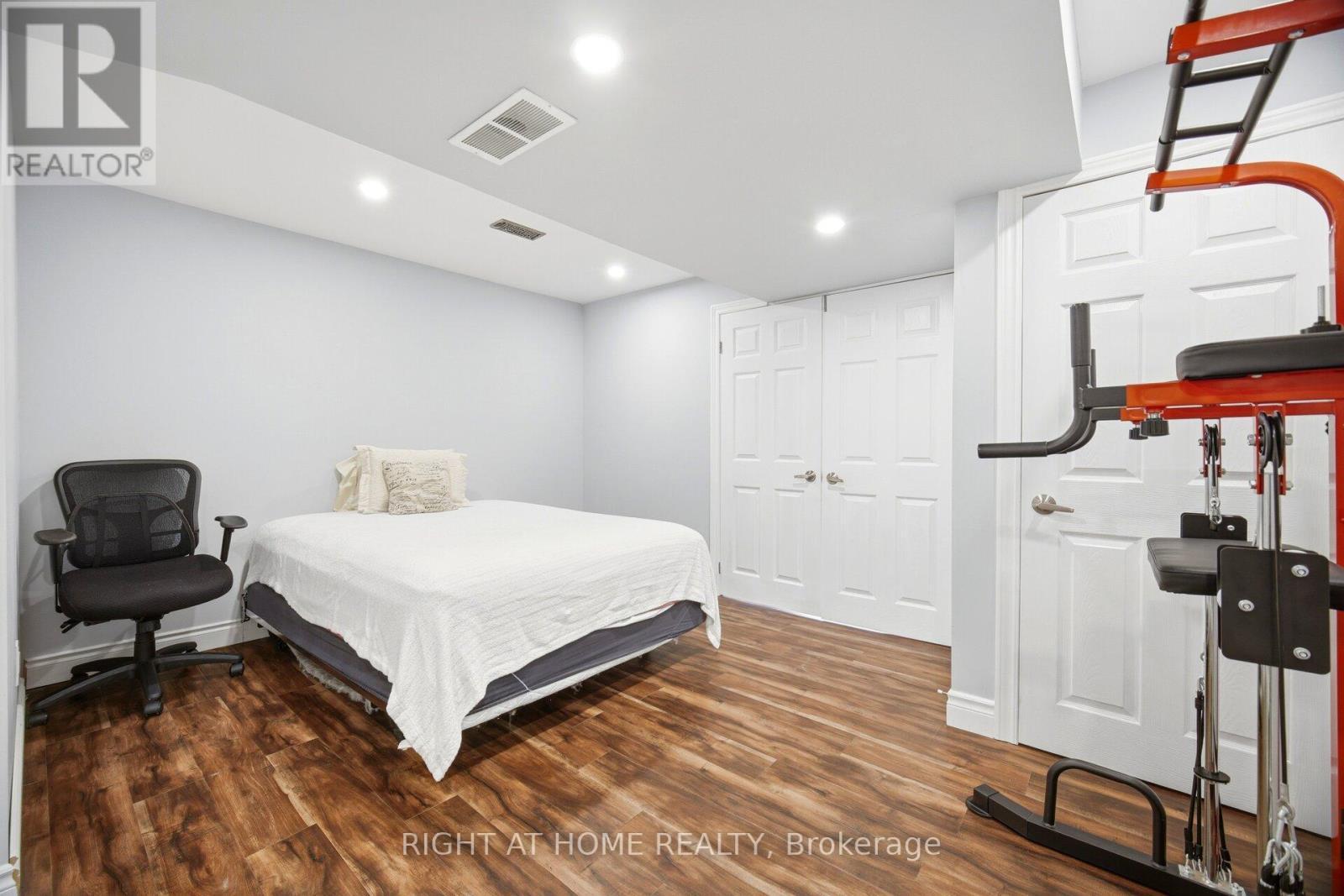 79 Garinger Crescent, Hamilton, ON - Indoor