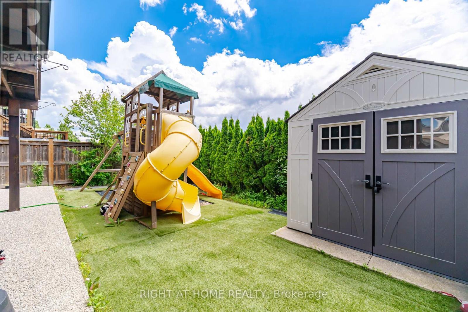 79 Garinger Crescent, Hamilton, ON - Outdoor