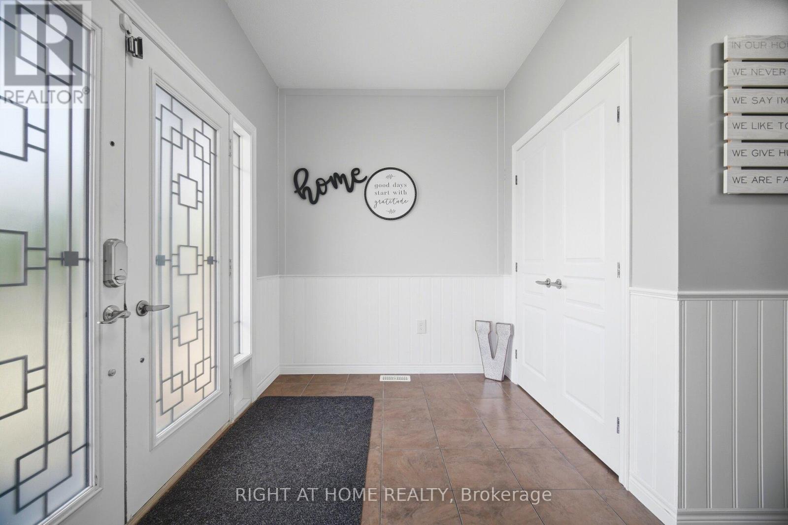 79 Garinger Crescent, Hamilton, ON - Indoor Photo Showing Other Room