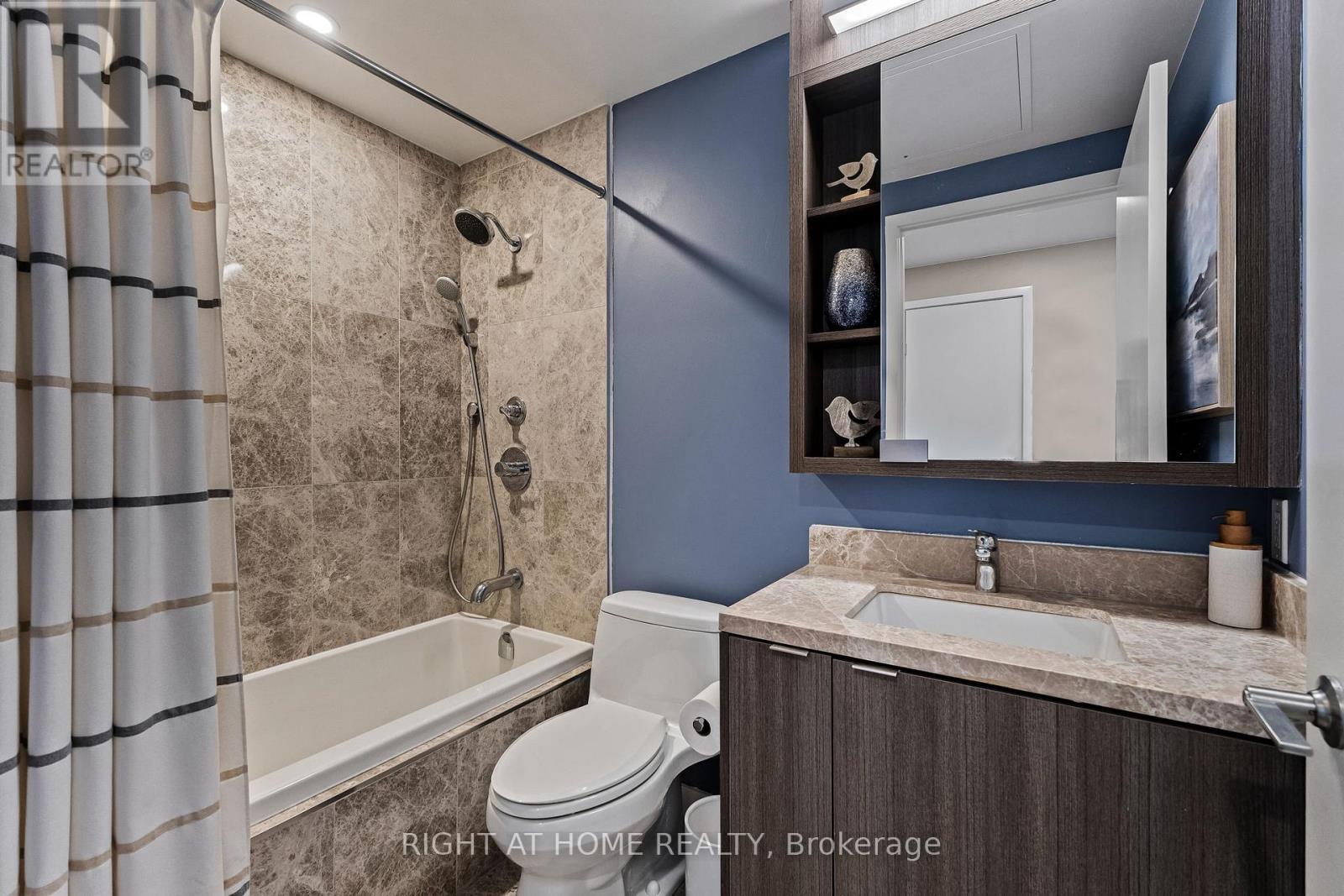 3110 - 115 Blue Jays Way, Toronto, ON - Indoor Photo Showing Bathroom