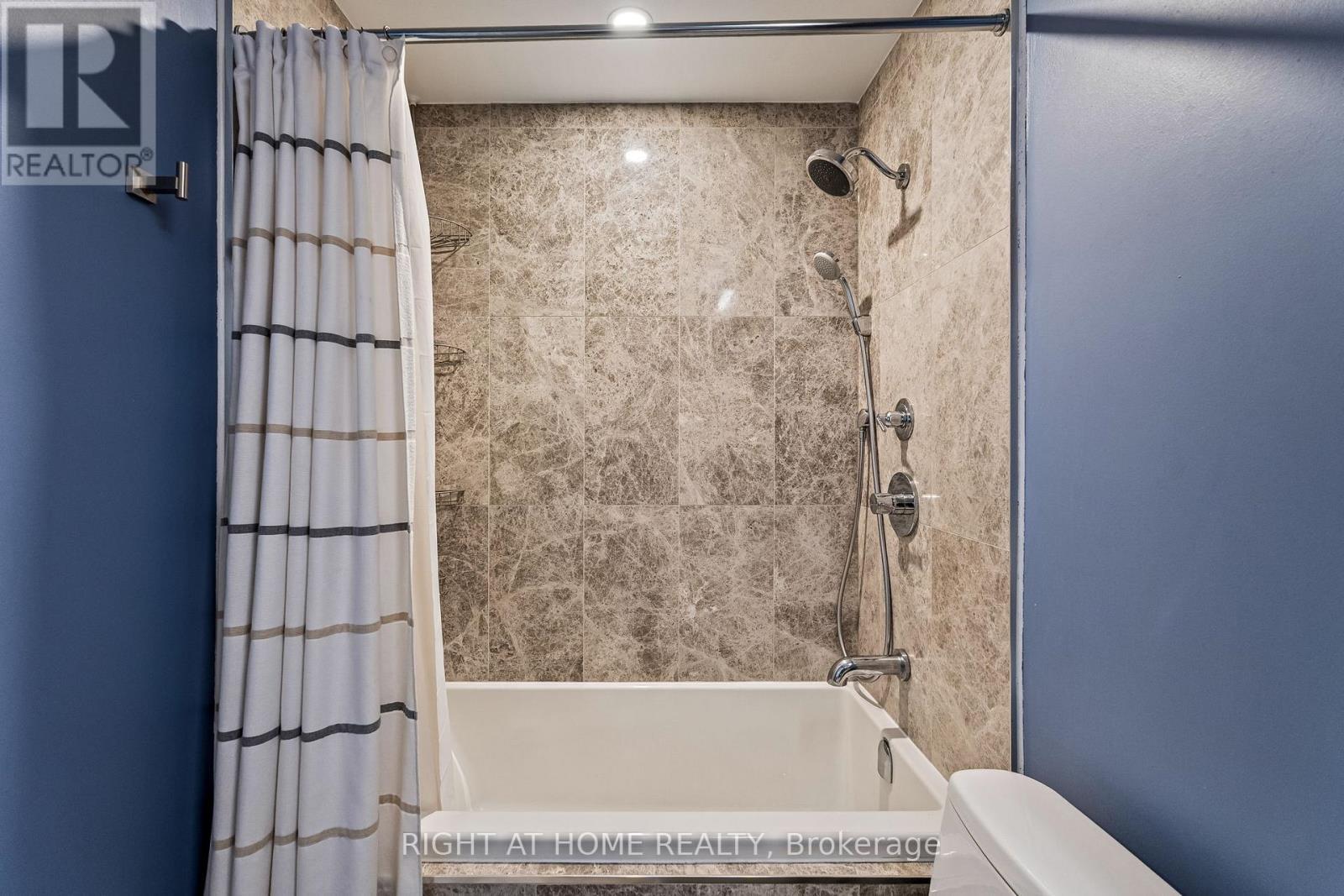 3110 - 115 Blue Jays Way, Toronto, ON - Indoor Photo Showing Bathroom