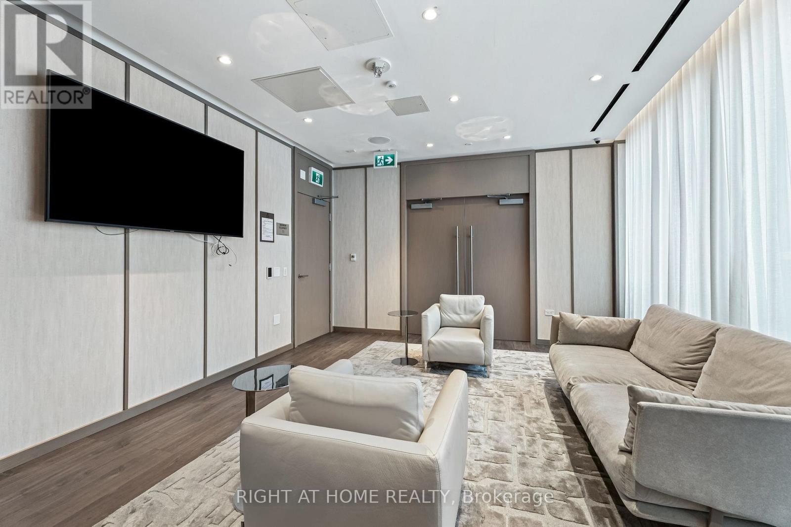3110 - 115 Blue Jays Way, Toronto, ON - Indoor Photo Showing Other Room