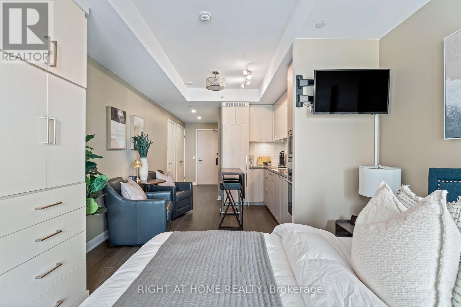 3110 - 115 Blue Jays Way, Toronto, ON - Indoor Photo Showing Other Room