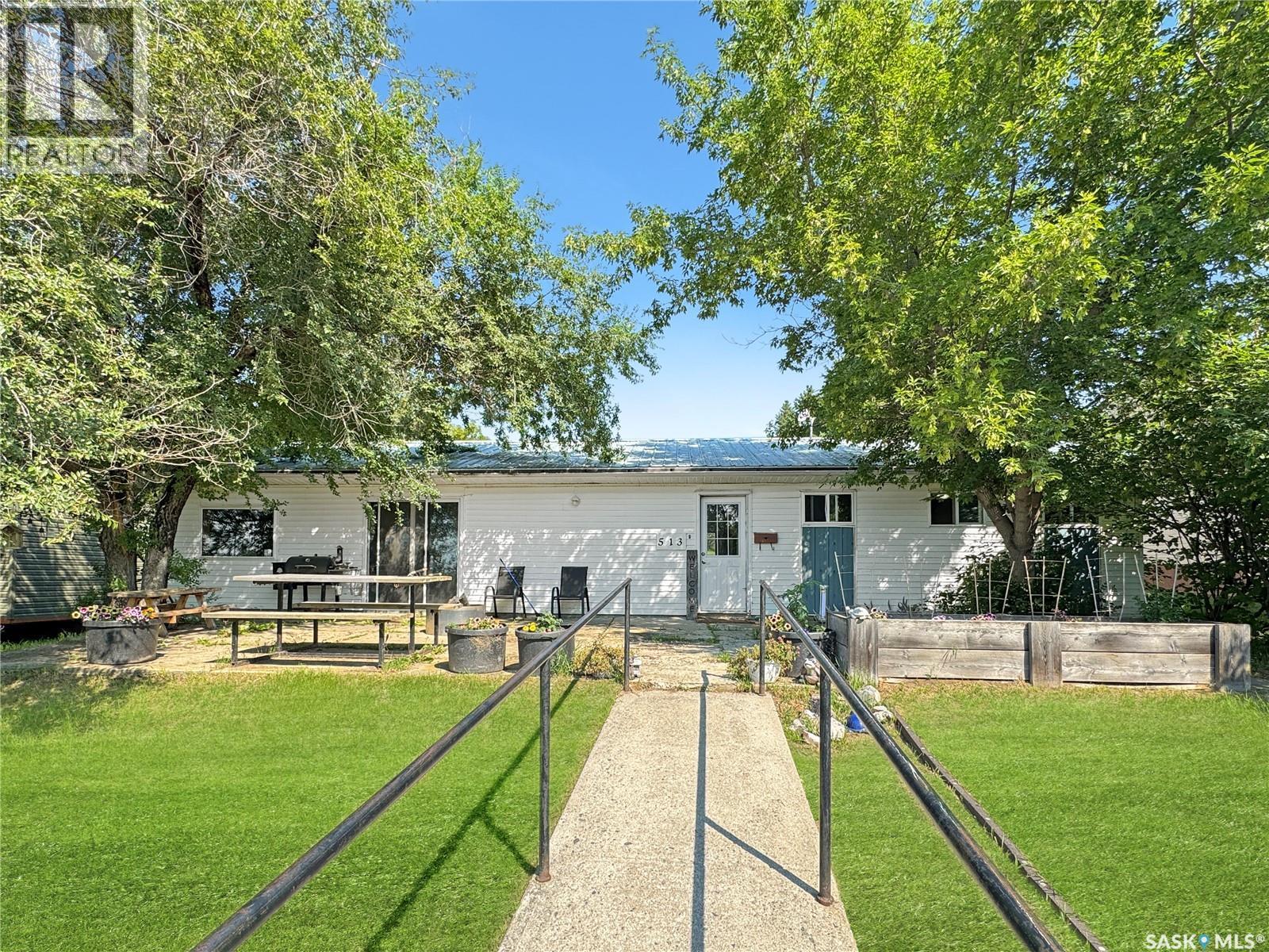 513 Main Street, Turtleford, SK - Outdoor With Deck Patio Veranda