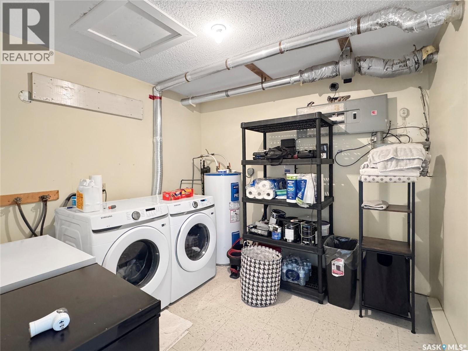 513 Main Street, Turtleford, SK - Indoor Photo Showing Laundry Room