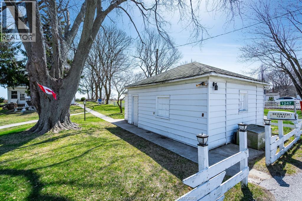 1247 Heritage Road, Kingsville, ON - Outdoor