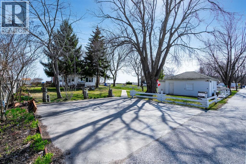 1247 Heritage Road, Kingsville, ON - Outdoor