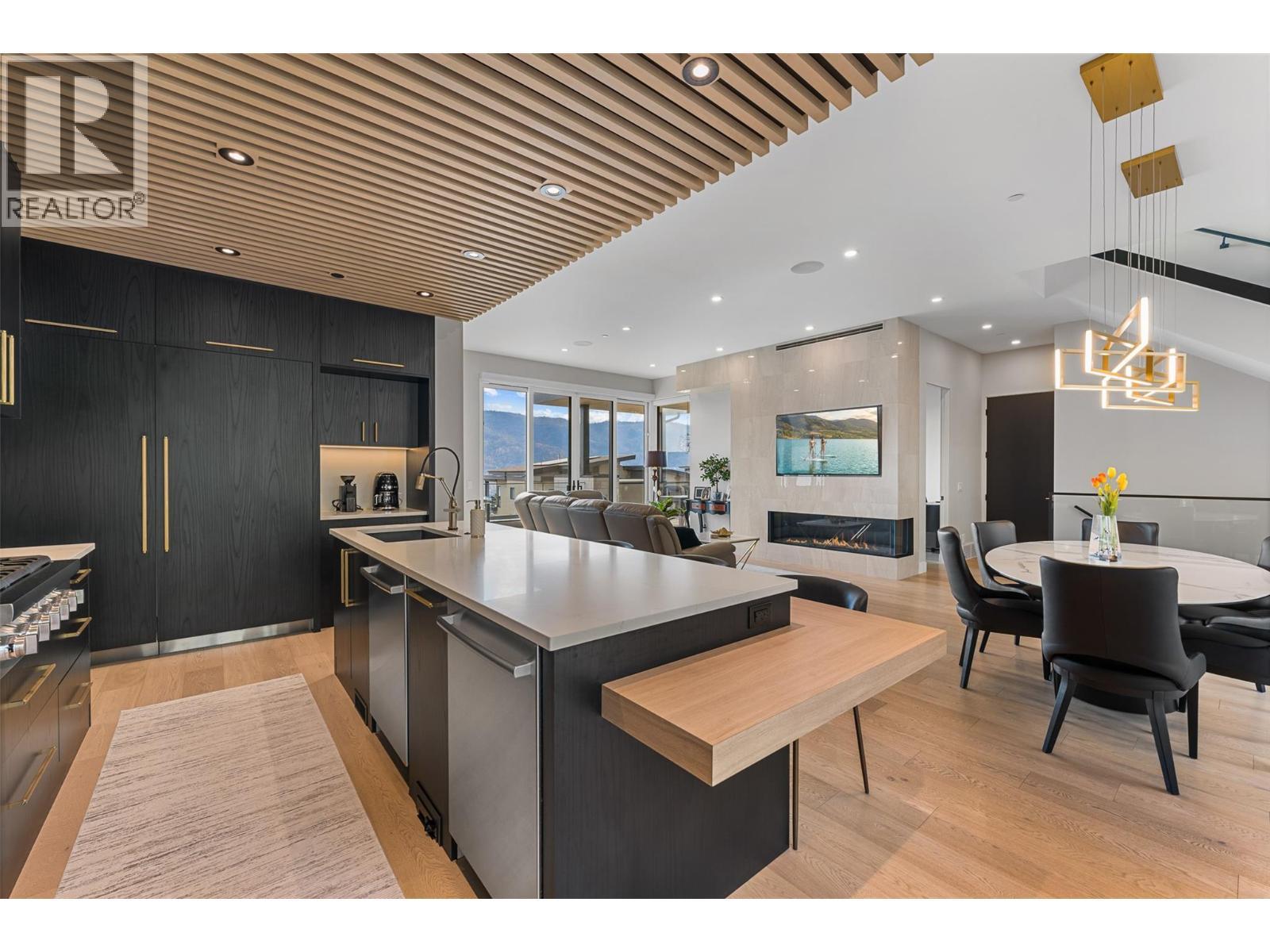 9829 Beacon Hill Crescent, Lake Country, BC - Indoor