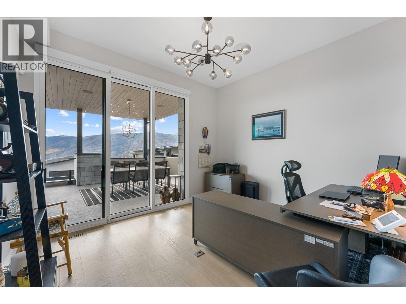 9829 Beacon Hill Crescent, Lake Country, BC - Indoor Photo Showing Office
