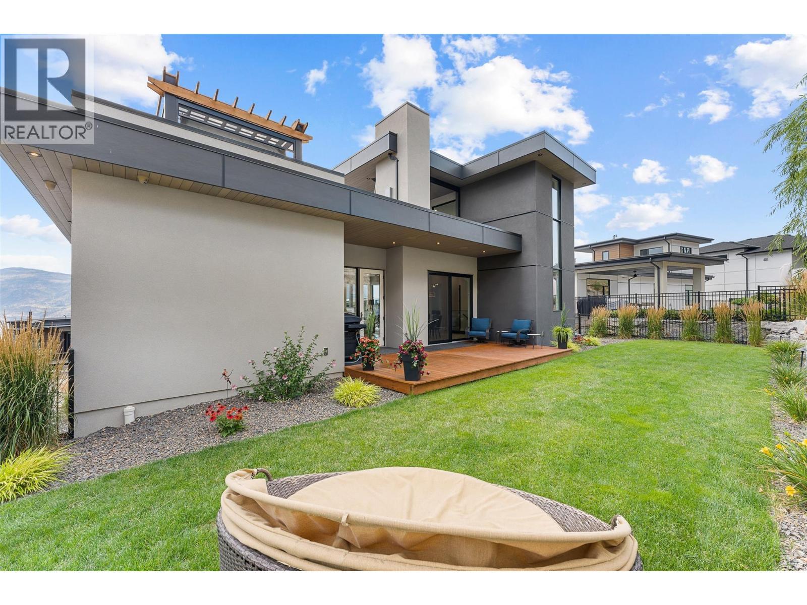 9829 Beacon Hill Crescent, Lake Country, BC - Outdoor