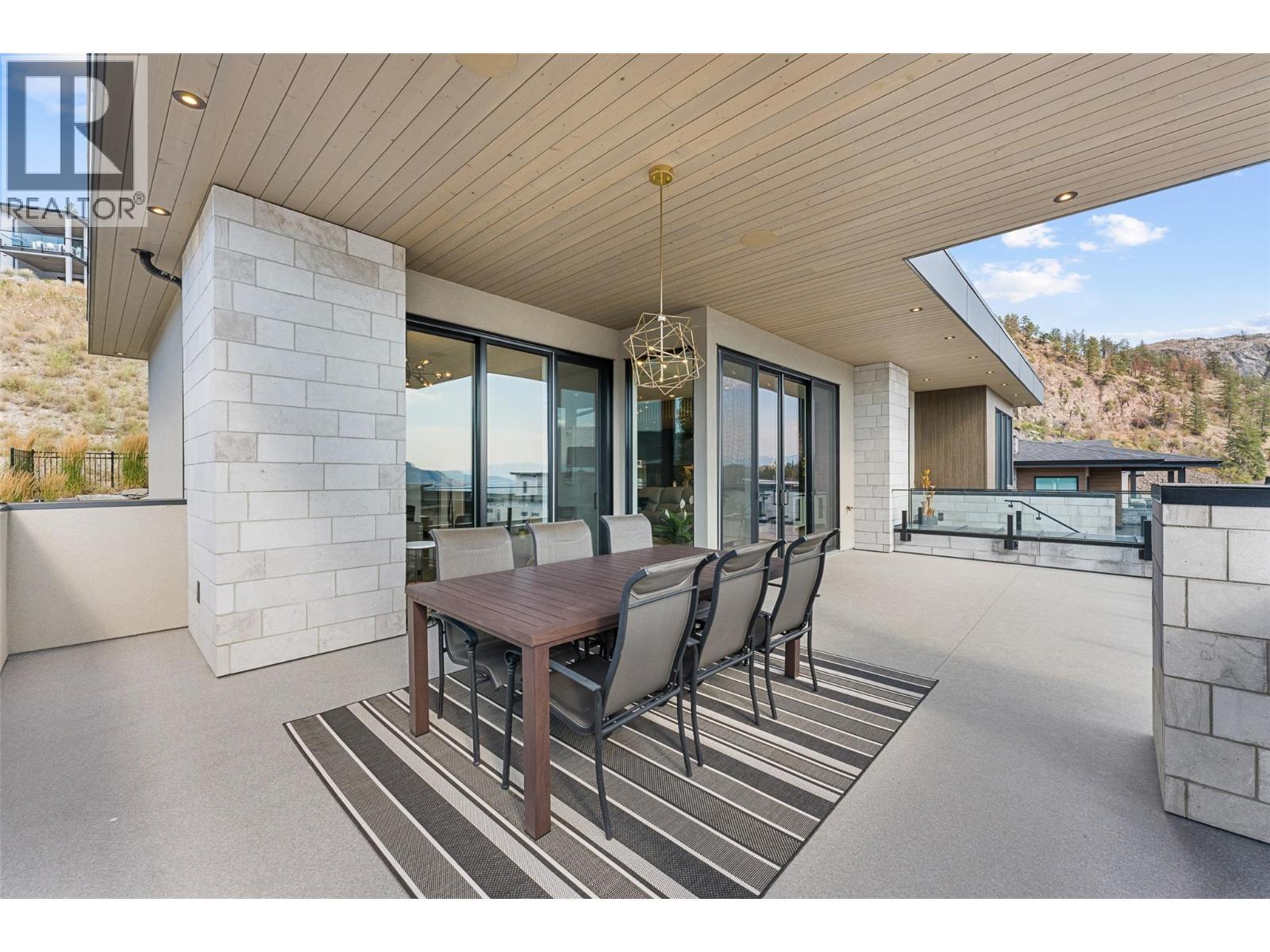 9829 Beacon Hill Crescent, Lake Country, BC - Outdoor With Deck Patio Veranda With Exterior