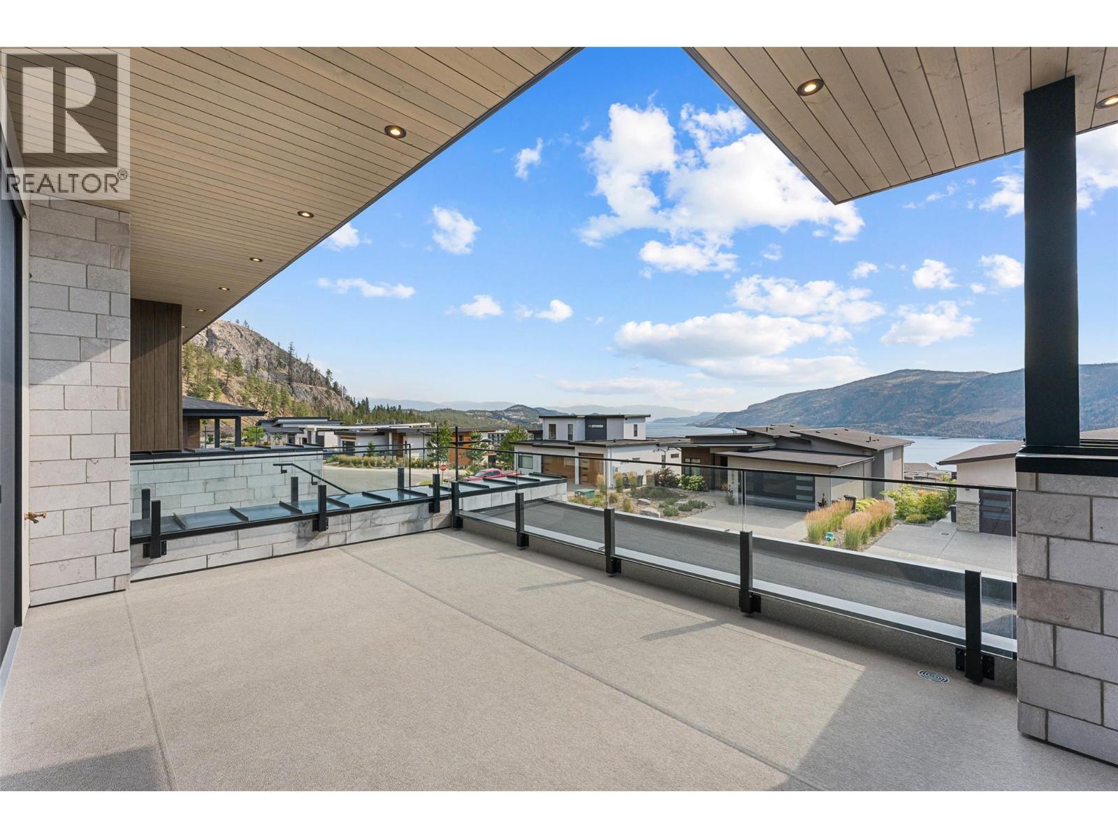9829 Beacon Hill Crescent, Lake Country, BC - Outdoor With Exterior