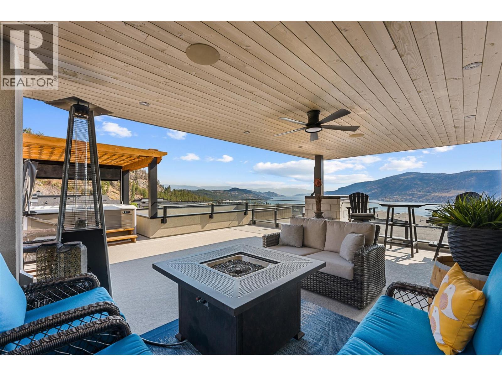 9829 Beacon Hill Crescent, Lake Country, BC - Outdoor With Deck Patio Veranda With Exterior