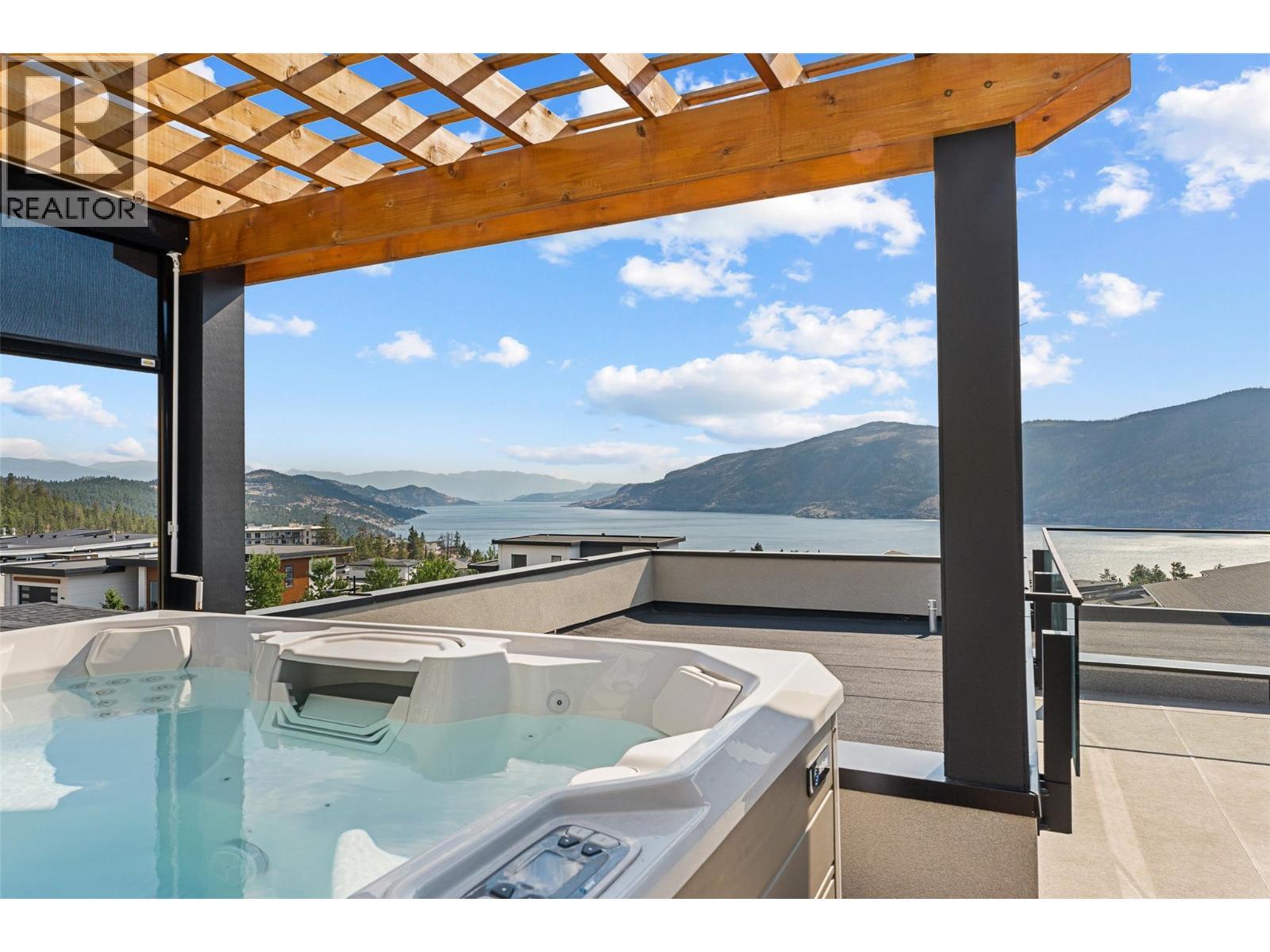9829 Beacon Hill Crescent, Lake Country, BC - Outdoor With Body Of Water With View