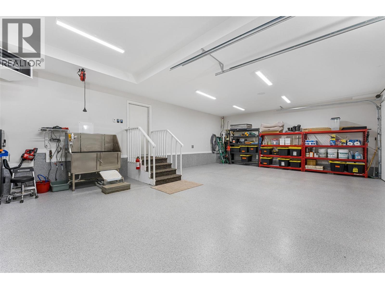 9829 Beacon Hill Crescent, Lake Country, BC - Indoor