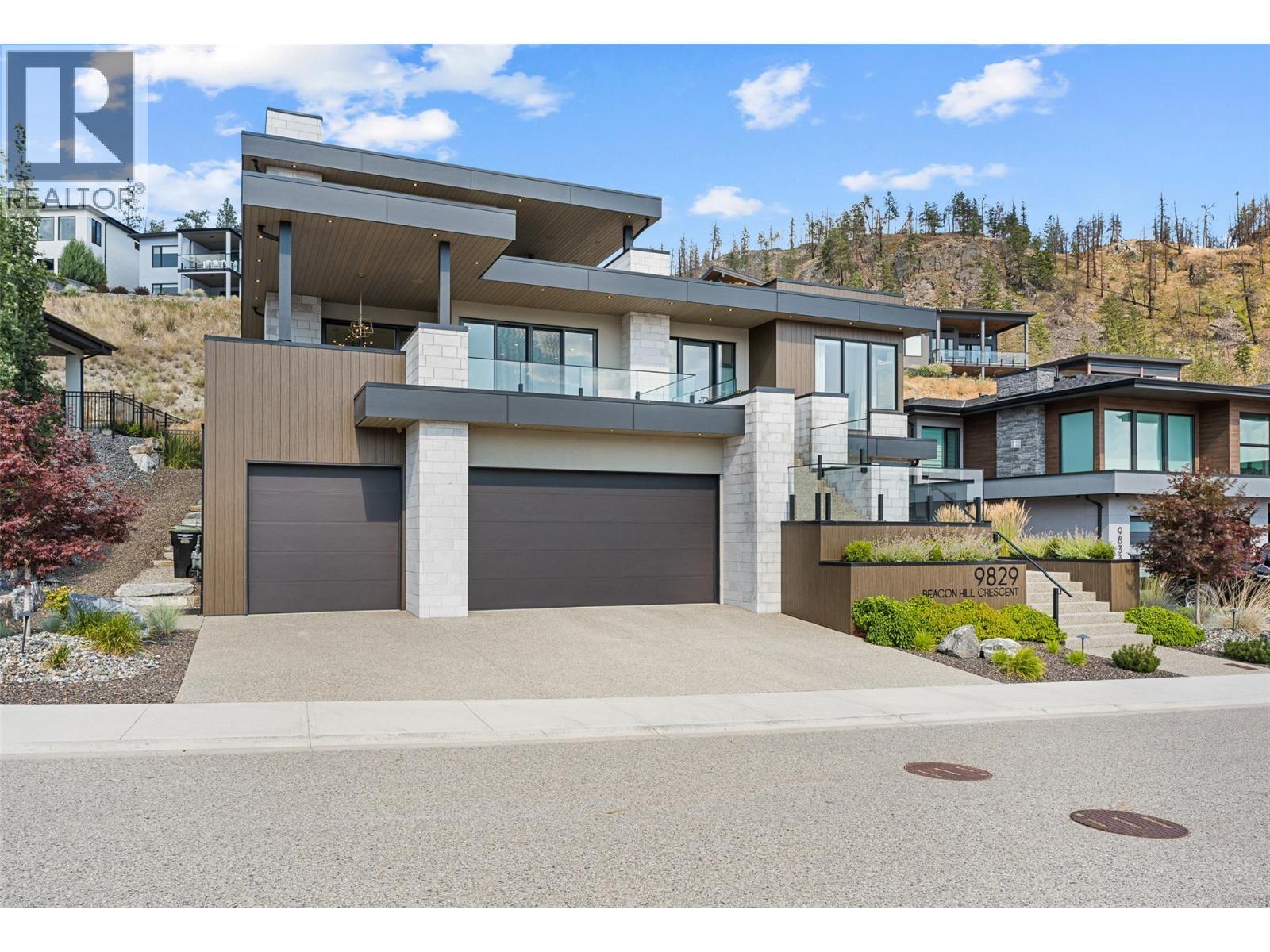 9829 Beacon Hill Crescent, Lake Country, BC - Outdoor With Facade