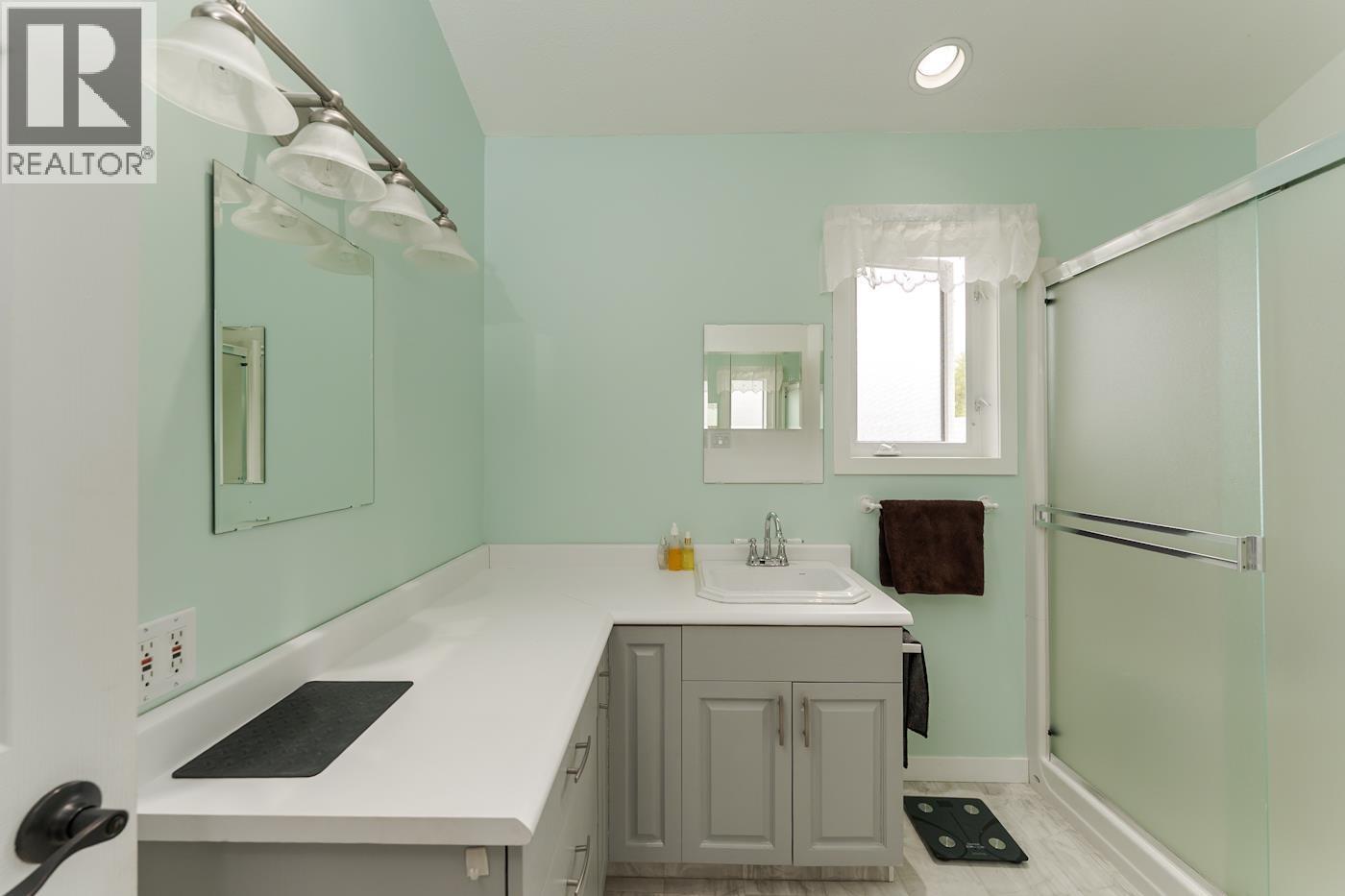 1165 Adams Road, Prince George, BC - Indoor Photo Showing Bathroom