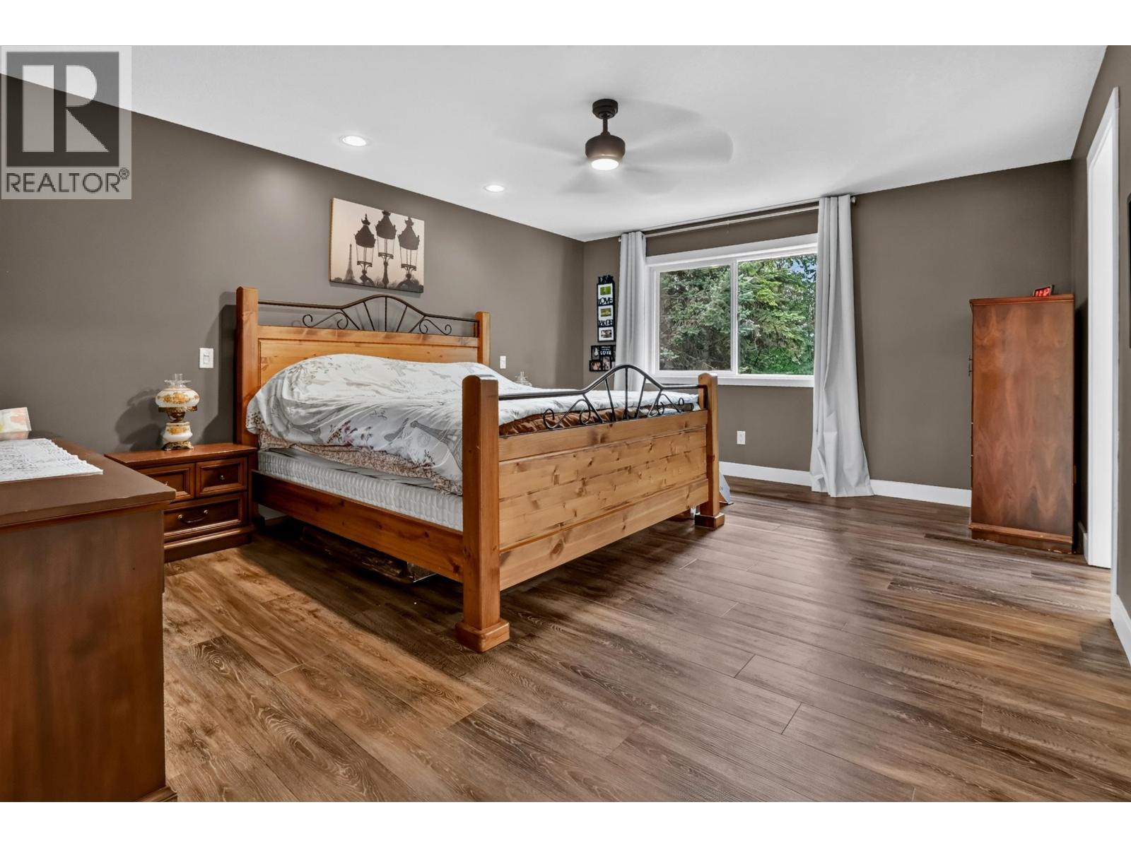 7557 Loedel Crescent, Prince George, BC - Indoor Photo Showing Bedroom