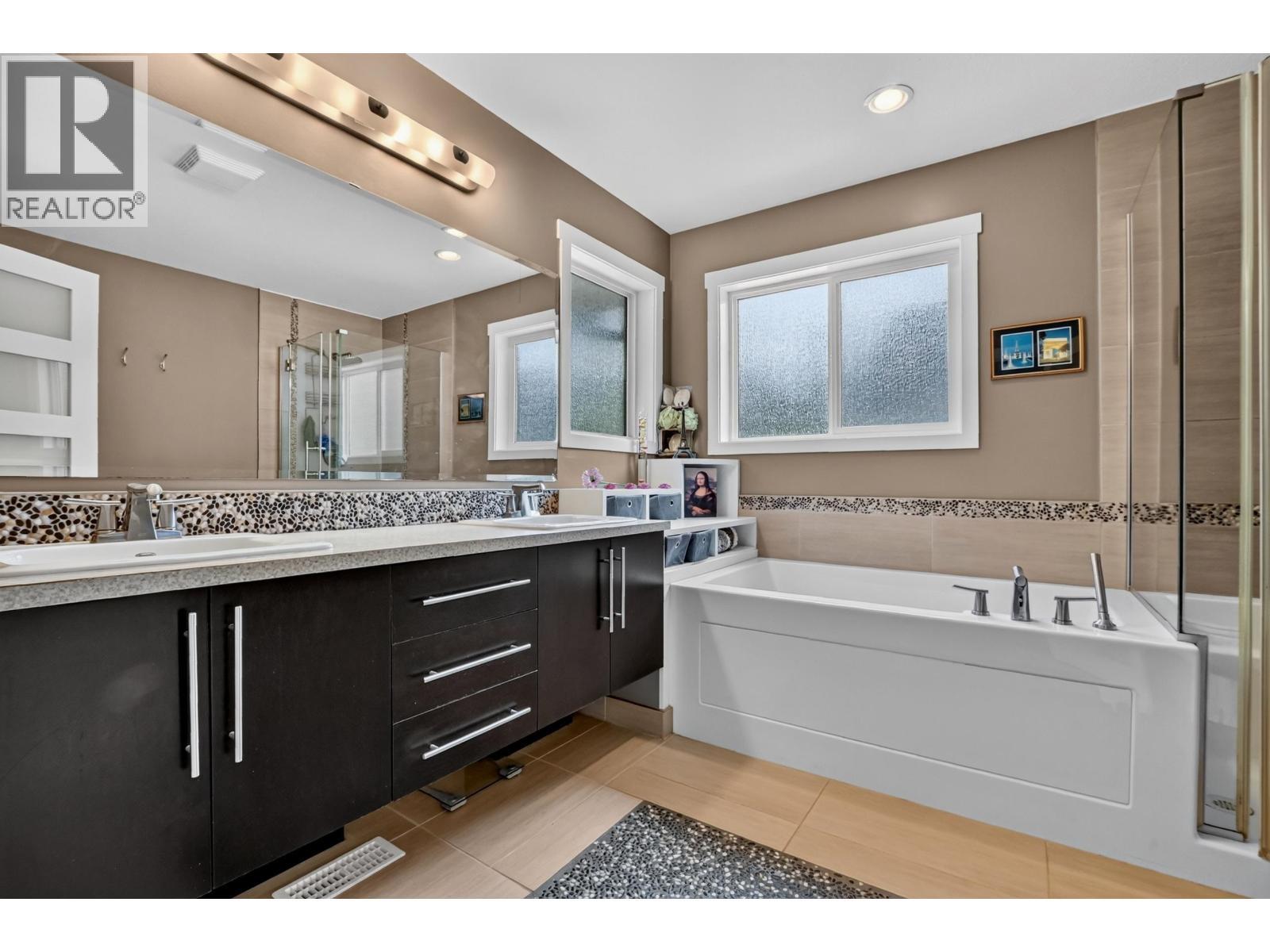 7557 Loedel Crescent, Prince George, BC - Indoor Photo Showing Bathroom