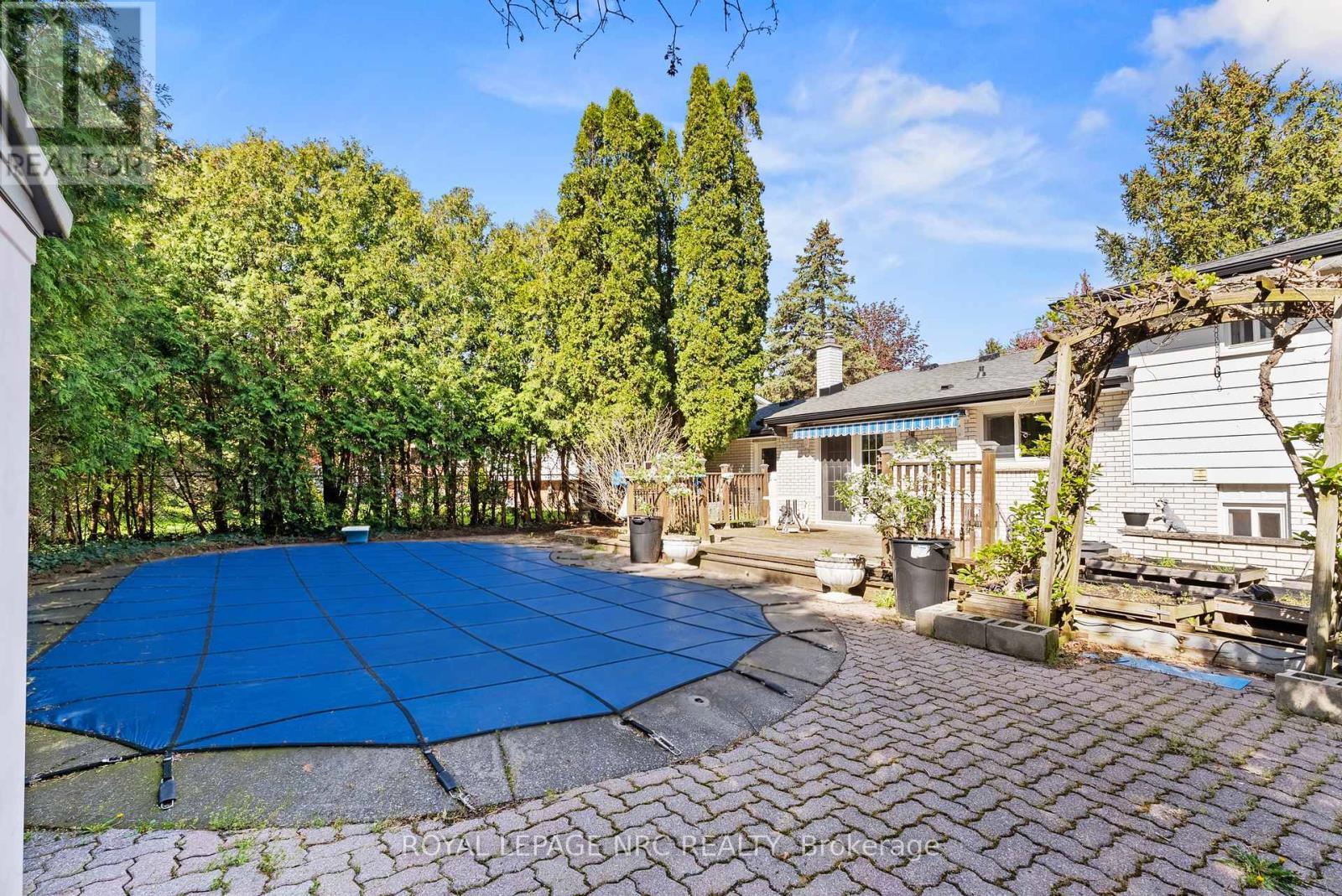 21 Upper Canada Drive, Niagara-On-The-Lake (Town), ON - Outdoor With In Ground Pool