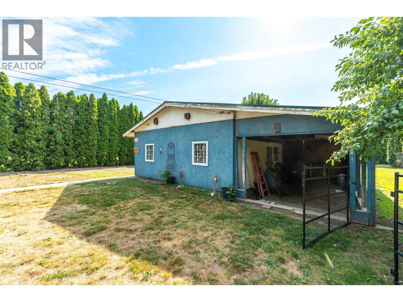 5401 Highway 97, Oliver, BC - Outdoor