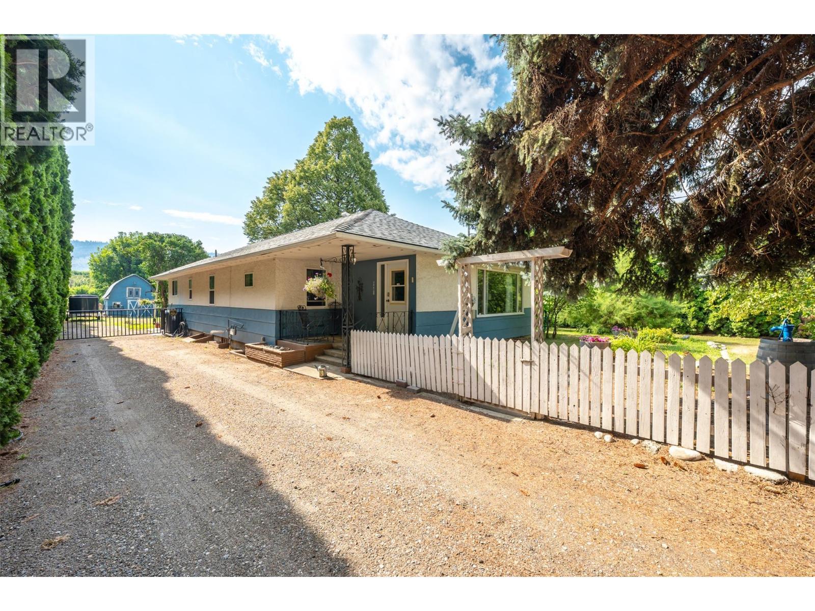 5401 Highway 97, Oliver, BC - Outdoor