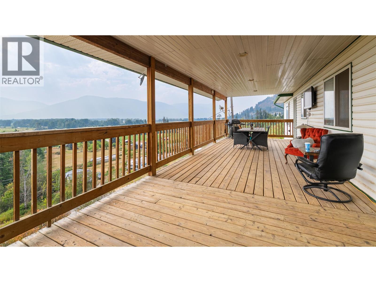 4840 Lower Wynndel Road, Wynndel, BC - Outdoor With Deck Patio Veranda With Exterior